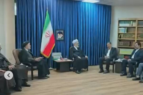 معاون‌اجرایی رئیس جمهور با آیت‌الله اعرافی دیدار کرد