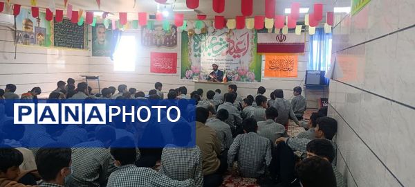 شادی دانش‌آموزان راه ایمان قلعه‌گنج در جشن ولادت حضرت علی‌اکبر(ع)