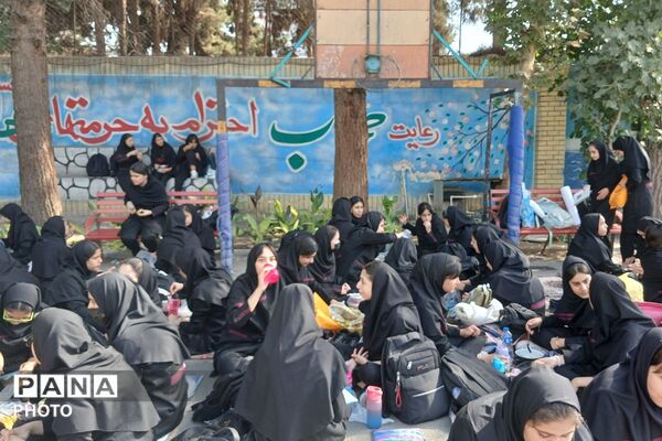 جشنواره‌ غذای سالم ؛ گامی به سوی سلامت و نشاط در مدرسه شهید لطفی