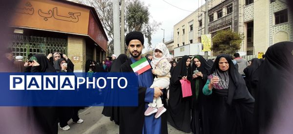 جلوه هایی از راهپیمایی جشن پیروزی انقلاب در شهر قم