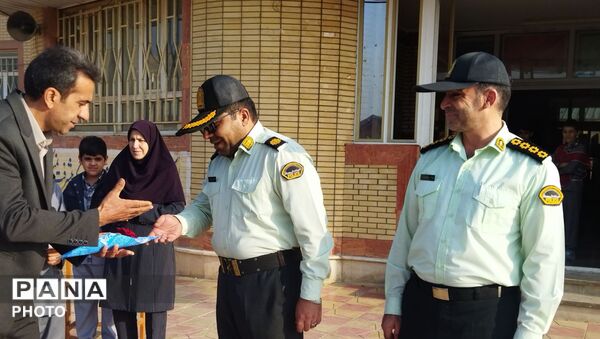 گرامیداشت هفته نیروی انتظامی در دبستان شهید مفتح
