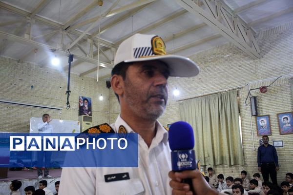 کارگاه آموزشی راهنمای رانندگی در مدرسه شاهد بندرعباس 