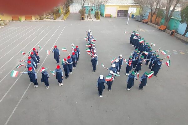 مدارس اسلامشهر یکصدا در جشن انقلاب 