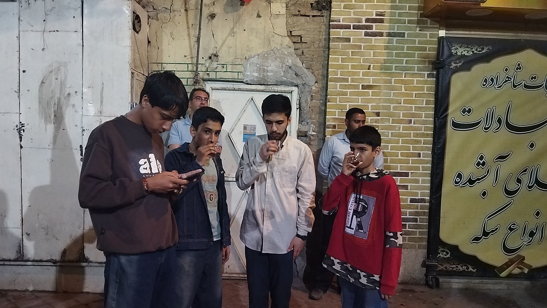 هفتاد و پنج شب چایخانه مسجد الزهرا میزبان سنگربان نیشابوری شد 