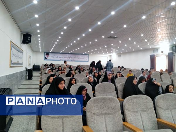 مراسم اختتامیه کلاس‌های تابستانی دارالقرآن بسیج شهرستان خلیل‌آباد