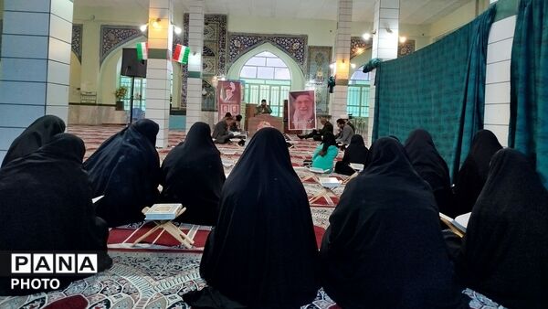 محفل انس با قرآن به یاد شهیدان جنگ اخیر