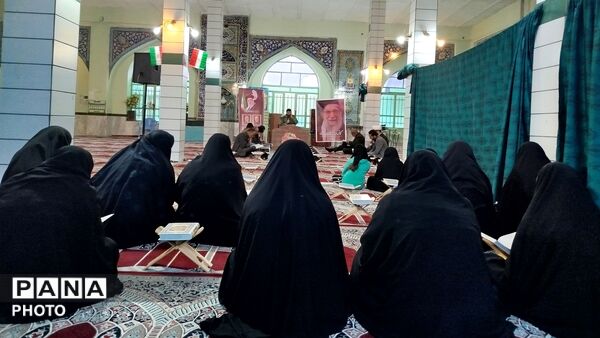 محفل انس با قرآن به یاد شهیدان جنگ اخیر