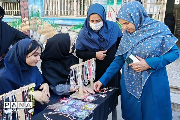 رنگِ خلاقیت در مدرسه رستمرودی پیچید؛ برگزاری بازارچه خوارزمی