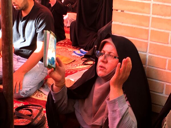 برپایی مراسم دعای عرفه در گلستان شهدای اصفهان