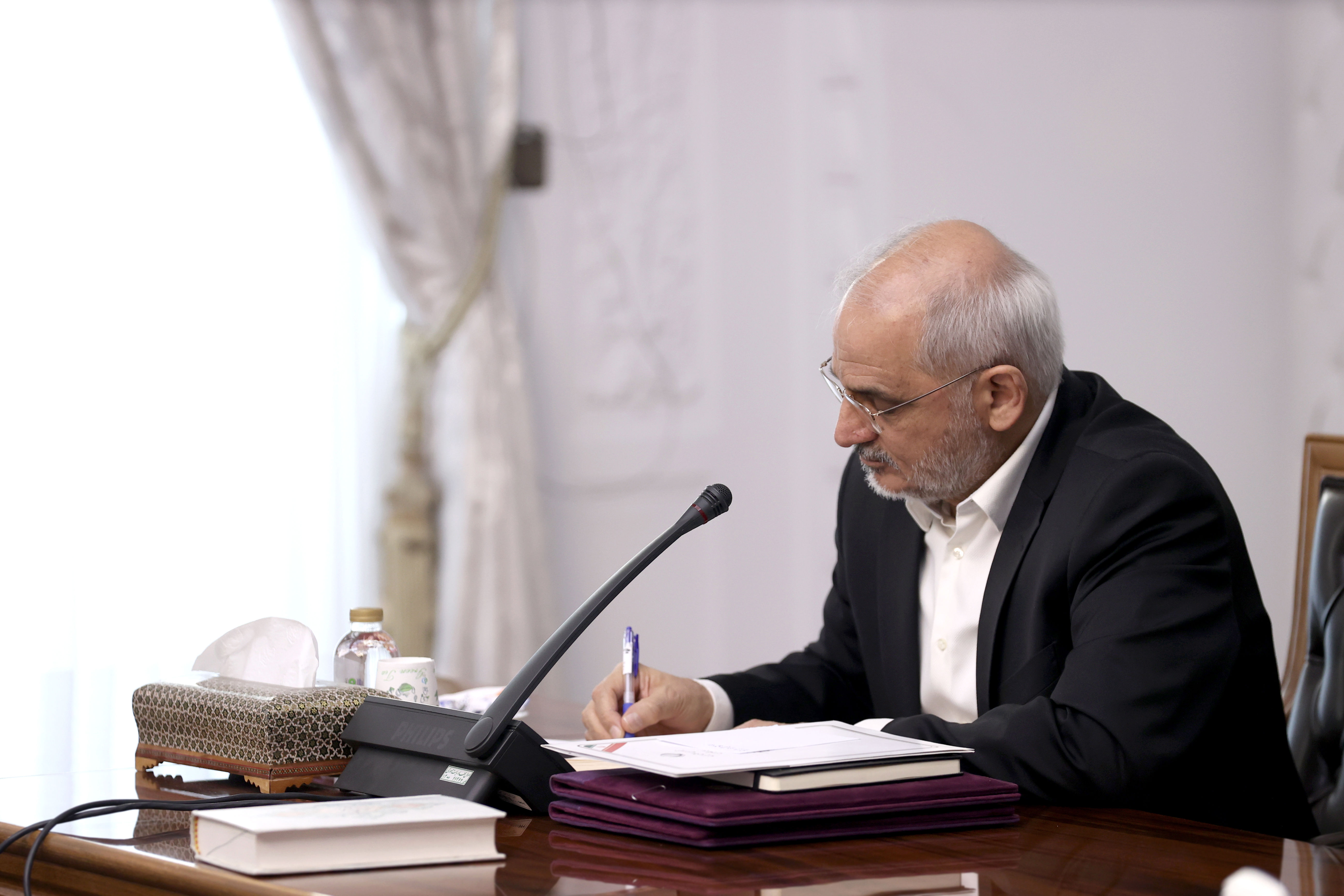 پیام رئیس دفتر رئیس‌جمهور برای محیط‌بان هدایت‌الله دیده‌بان