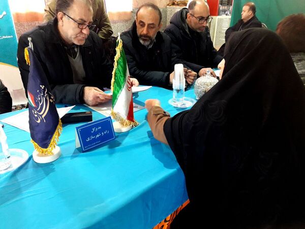 برگزاری میز خدمت برای رسیدگی سریع‌تر به درخواست‌های مردمی در همدان