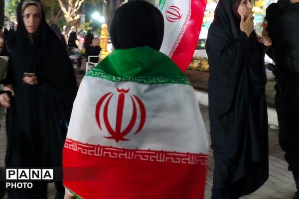 قرار شبانه مردم نسیم شهری در بهارستان دو
