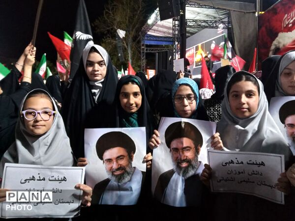  میدان بیعت دانش‌آموزان با سیدالشهدای انقلاب