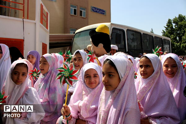  آغاز جشن بندگی دانش‌آموزان  شهرستان نظرآباد 