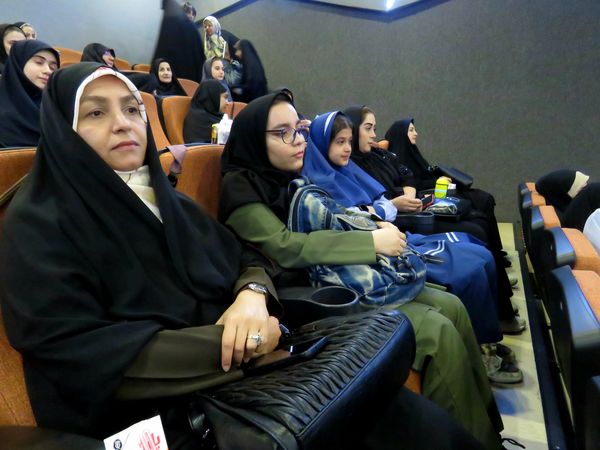 همایش شوراهای دانش‌آموزی مدارس دخترانه منطقه ۱۸