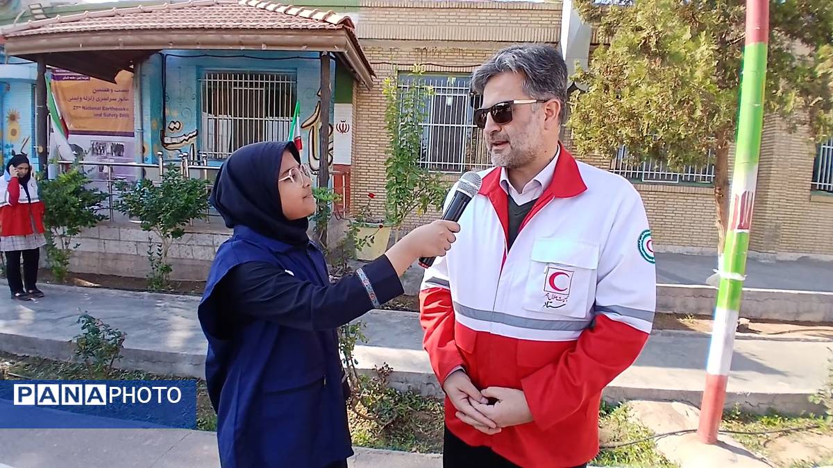 بیست‌وهفتمین مانور سراسری زلزله و ایمنی در مدرسه شهید دهقان ناحیه 2 یزد