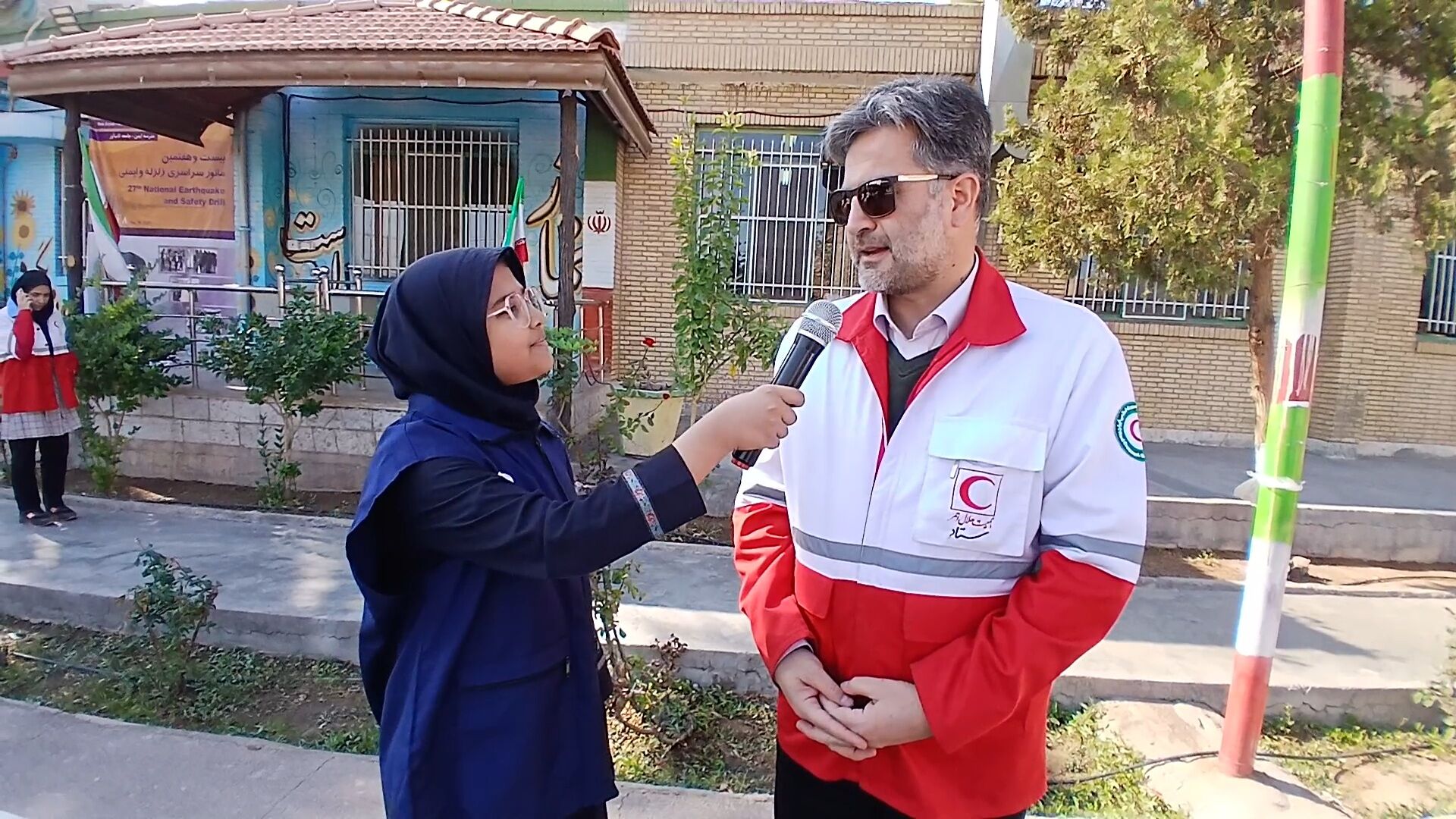 بیست‌وهفتمین مانور سراسری زلزله و ایمنی در مدرسه شهید دهقان ناحیه 2 یزد