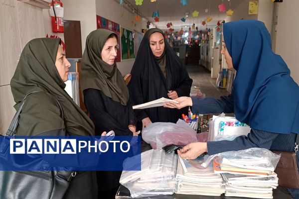 بازدید کارشناس مسئول سلامت و تندرستی آموزش و پرورش شهرستان قدس، از دبستان پروین، در جایگاه یک خانه محیط زیستی