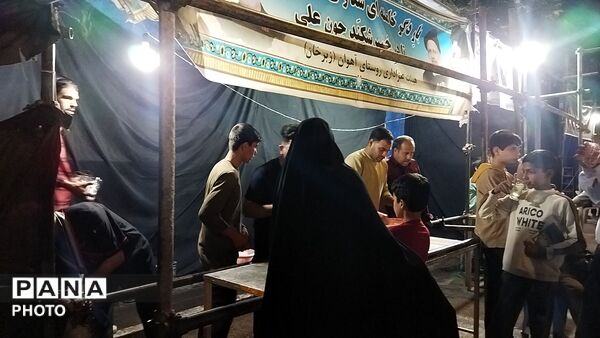موکب شهدای روستای آهوان در نود و نهمین شب از اجتماعات مردمی 