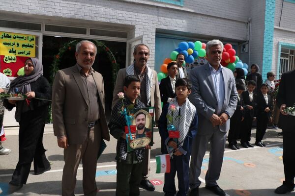 جشن اول مهر و زنگ ایثار در دبستان شهریار