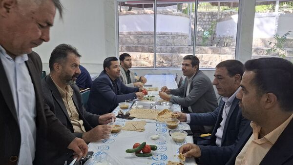 همایش پیاده‌روی کارکنان آموزش‌وپرورش کهگیلویه و بویراحمد به مناسبت هفته معلم و ولادت امام رضا (ع)