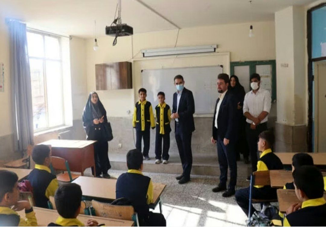 طرح «یک روز در مدرسه» در لرستان آغاز شد