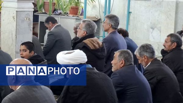 حضور پرشور دانش‌آموزان در مراسم عبادی - سیاسی نماز جمعه شهرستان مروست