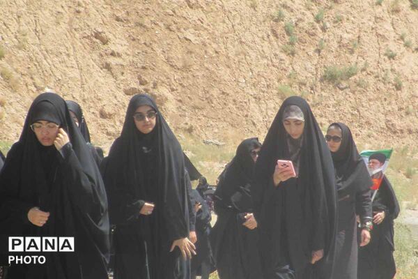 جاماندگان از قافله عشق؛ راهپیمایی اربعین حسینی در اسفراین 