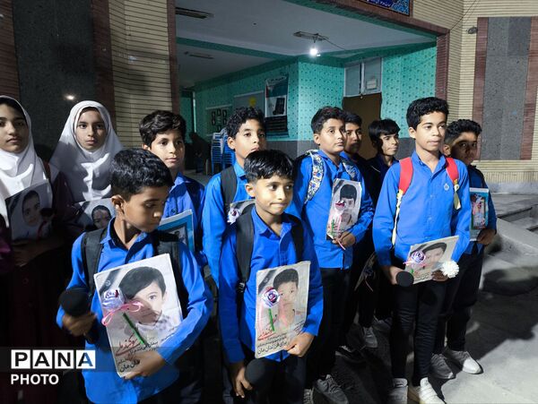تجلیل معلمان منطقه سندرک در آیین بزرگداشت روز معلم