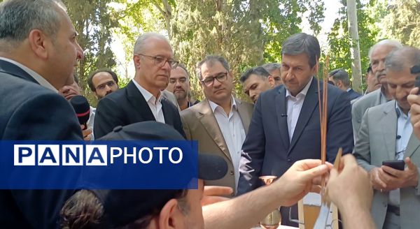 آیین بهره‌برداری از گذر صنایع دستی اصفهان