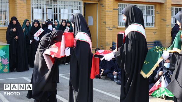 میزبانی دبیرستان دخترانه سعدی منطقه ۱۵ از شهید گمنام