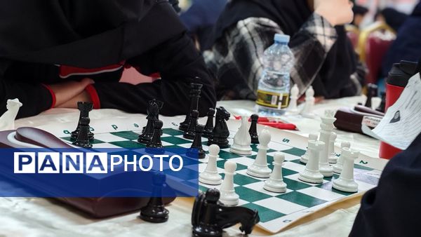 مسابقات ورزشی شطرنج دانش آموزان دوره دوم