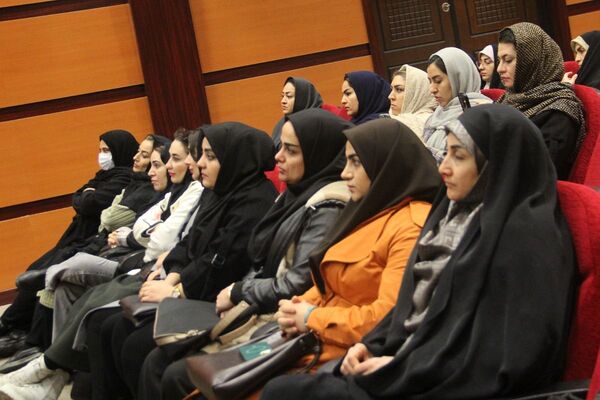نشست روسای انجمن اولیاء و مربیان مدارس بهارستان‌دو
