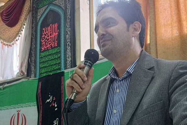 برگزاری مراسم هفته بسیج در هنرستان مجتمع فنی حرفه‌ای تهران در بهارستان‌دو