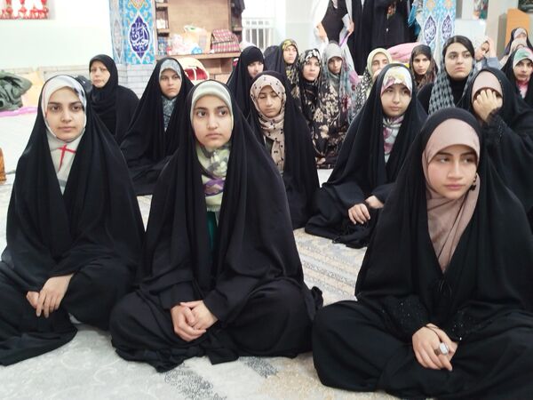 حضور پرشور نوجوانان در اعتکاف دانش‌آموزی مسجد امام سجاد(ع)