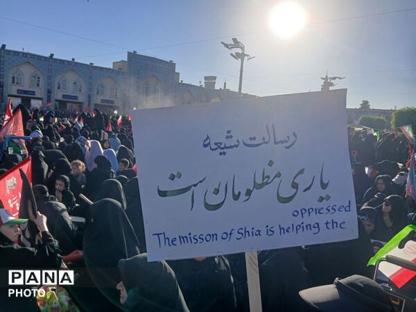 بدرقه باشکوه و میلیونی رهبر شهید در قلب مشهد مقدس