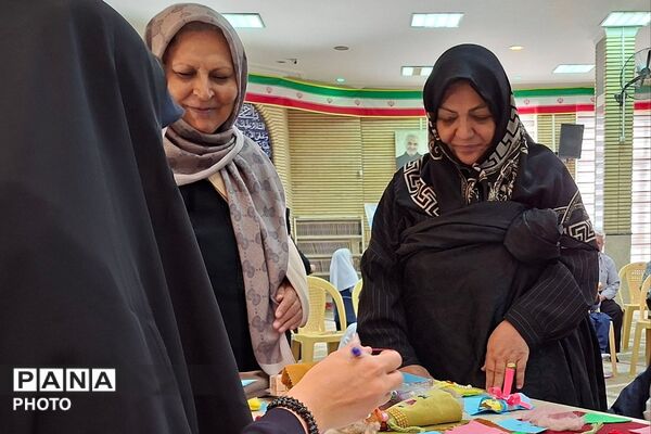 حضور پدر بزرگ‌ها و مادر بزرگ‌ها در کودکستان حکمت نبوی ناحیه دو شهرری 