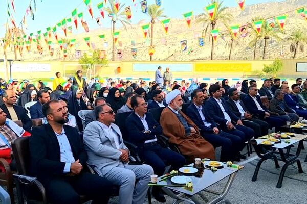 وقتی مدرسه صحنه انقلاب شد؛ زنگی که با سرود و افتخار نواخته شد