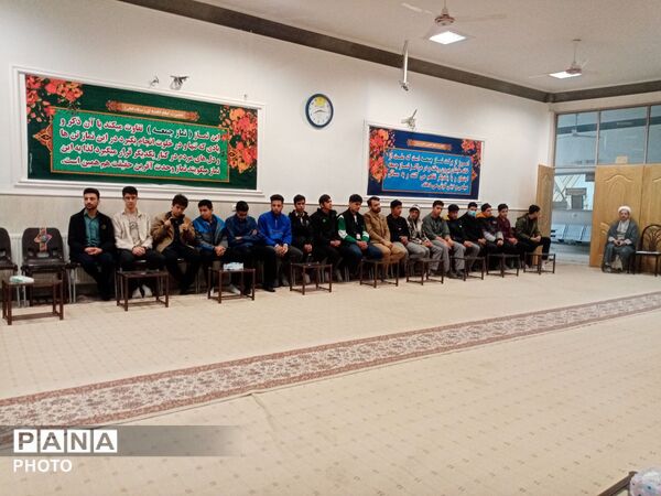  جلسه تبیینی همزمان با آغاز ماه مبارک رمضان در دفتر امام جمعه کاشمر