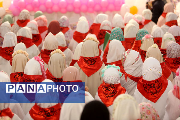 دختران، مهمان حضرت معصومه(س) شدند