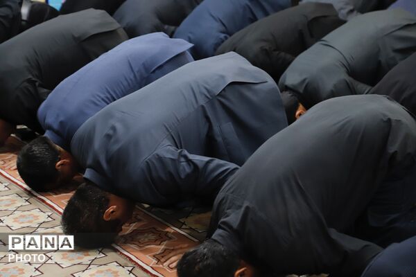 یادبود رهبر شهید در اداره‌کل آموزش و پرورش شهر تهران 