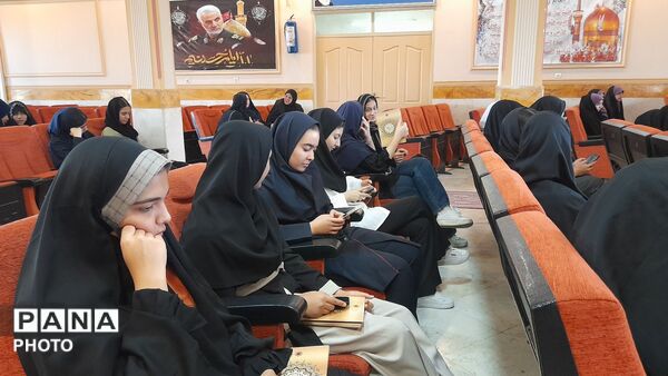تجلیل از دانش‌آموزان برتر قرآنی شهرستان نظرآباد 