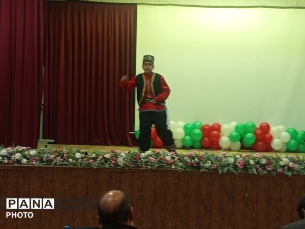 جشنواره فرهنگی هنری دربخش تئاتر عروسکی ونقالی خوانی ویژه پسران ابتدایی 