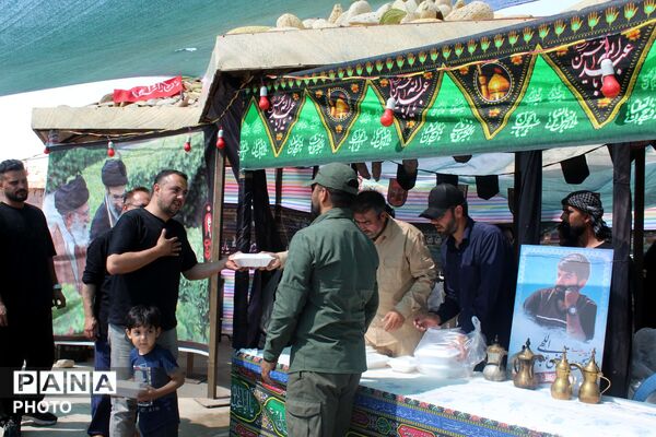 همدلی فاروج در مسیر بازگشت زائران؛ موکب‌های خدمت‌رسانی تا آخرین لحظه پای کار بودند