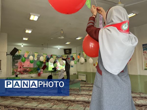 جشن یاوران انقلاب در دبستان شهید نوروزی ابرکوه