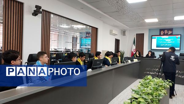 اولین نشست هیئت‌رئیسه و اعضای شورای دانش‌آموزی آموزش و پرورش ناحیه ۶  