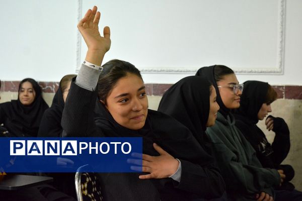 مدرسه حکمت میزبان هفته کتابخوانی