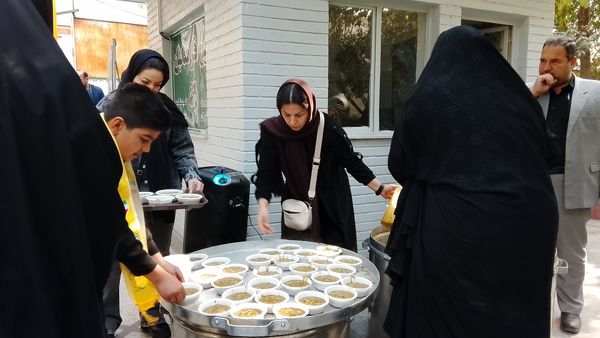 برپایی موکب دانش‌آموزان پیشتاز در منطقه ۱۰ در سالروز شهادت حضرت زهرا (س)