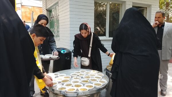 برپایی موکب دانش‌آموزان پیشتاز در منطقه ۱۰ در سالروز شهادت حضرت زهرا (س)