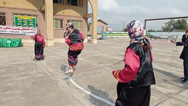 مراسم هفته مازندران و روز دانش‌آموز در دبیرستان یاران امام تیرتاش 